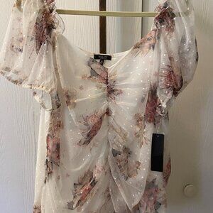 NWT Willow Young Contemporary Romantic Floral Short Sleeve Top
